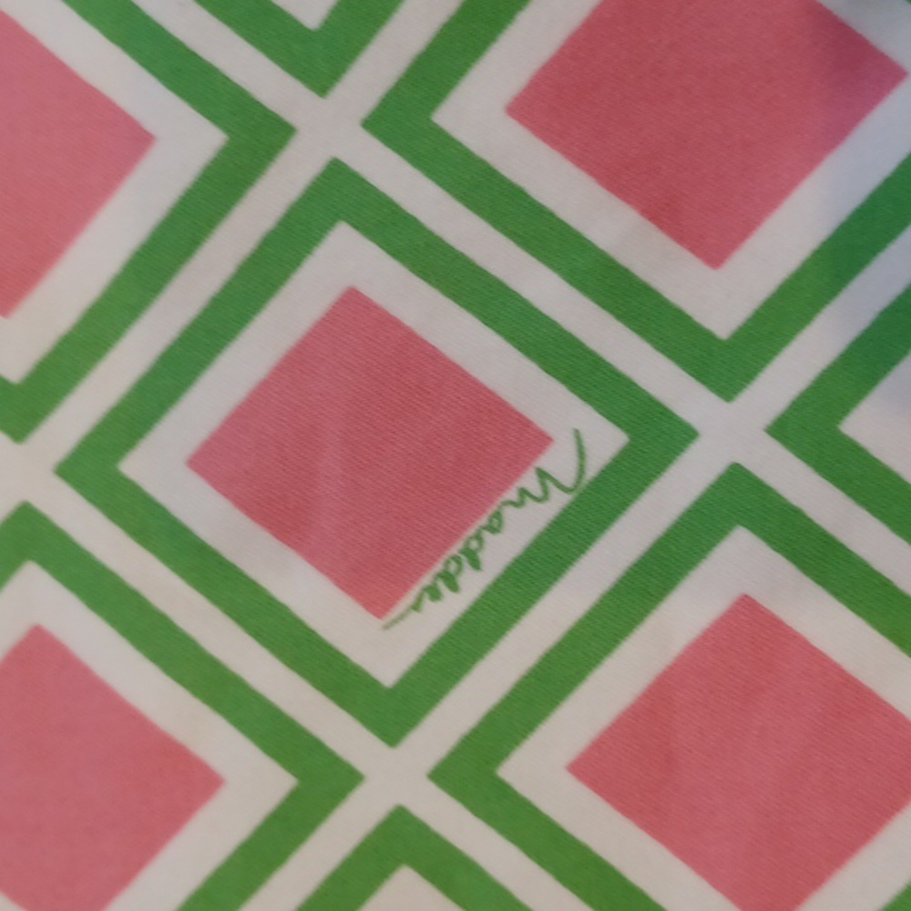 New Melly M Pink/Green Geometric Design Bermuda Shorts - Picture 3 of 6